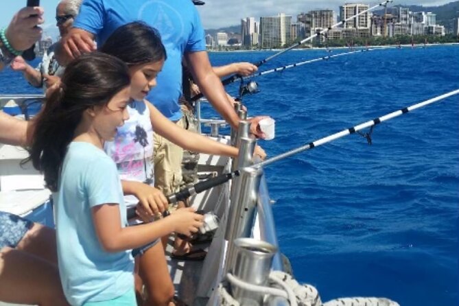 3-Hour Fishing Trip in Waikiki - The Crew Makes It: Friendly Captains and Helpful Deck Support