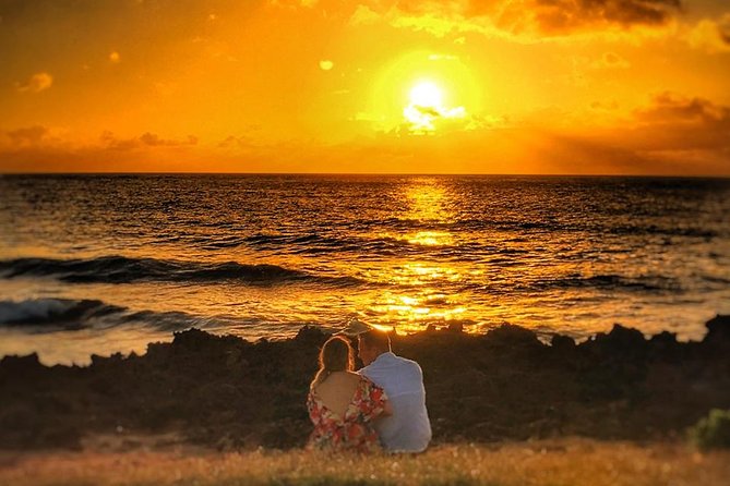 5 Hour Romantic Hawaii Jeep Tour - Photo time: having the guide handle the iPhone shots