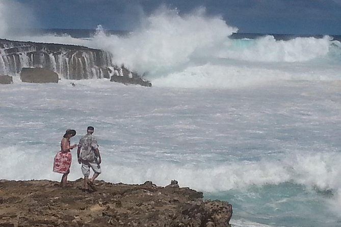 6-Hour Private Customized Luxury Convertible Tour of Oahu's North Shore - Laie Point, Green World Coffee, and the Haleiwa Beach-Town Shift