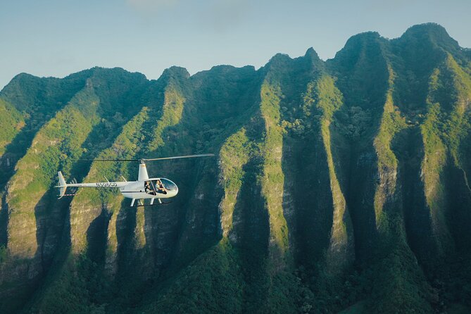 60 Minutes SHARED Helicopter Tour in Honolulu - The One Big Flight Over Oahu: From HNL to Waikiki and Diamond Head