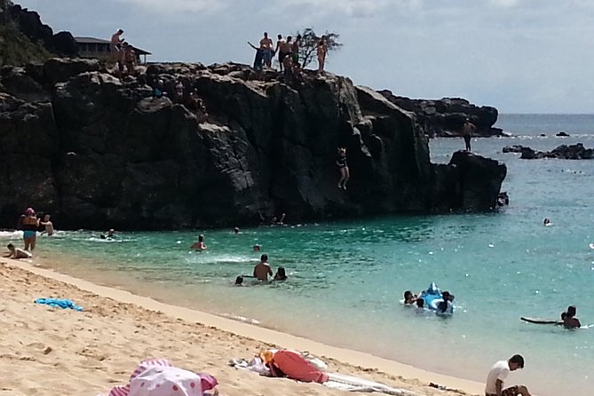8-Hour Luxury Four Door Convertible Tour of Oahu's South and North Shores - Shark’s Cove and Banzai Pipeline: the water-and-surf centerpiece