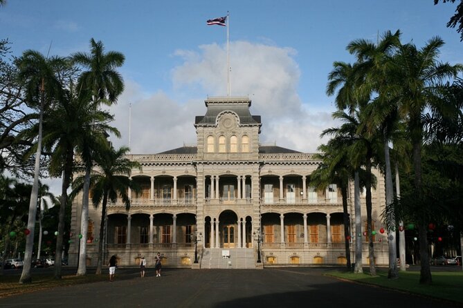 Awesome Scavenger Hunt: Royal Views Of Honolulu - Stop-by-Stop: Hawaii State Capitol