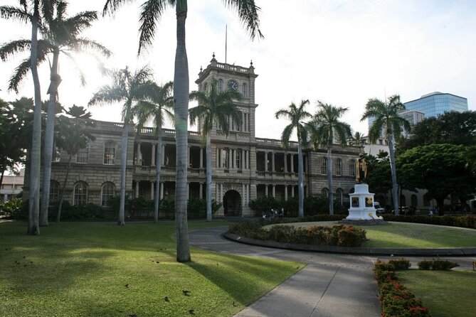 Awesome Scavenger Hunt: Royal Views Of Honolulu - Stop-by-Stop: Aloha Tower Marketplace and the Tourist-Friendly Riddle