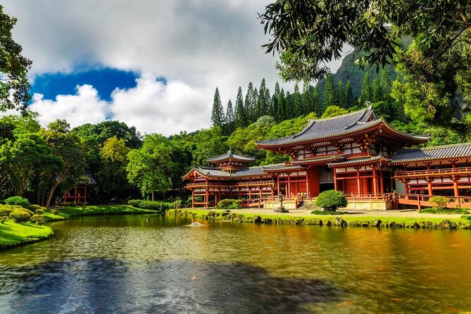 Best Oahu Self-Guided Driving Audio Tour: Beaches, History & More - Stop-by-stop: Pearl Harbor to downtown Honolulu landmarks