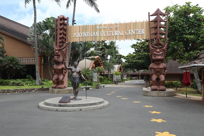Best of Oahu: Pearl Harbor, Arizona Memorial and the Polynesian Cultural Center - Getting on the right bus: Waikiki pickup and an efficient 6:30 a.m. start