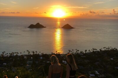 Circle Island tours - swim with turtles,Private & Small Group Tours - The morning start: Diamond Head hike or Makapu’u Lighthouse walk