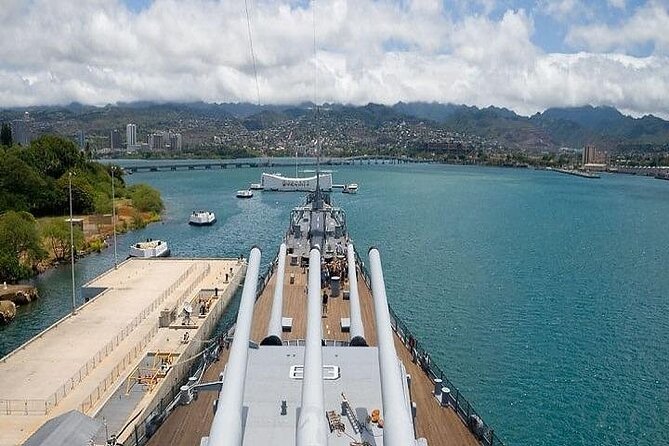 Complete Pearl Harbor Experience from Waikiki Area Hotels - Oklahoma Memorial and Pearl Harbor Aviation Museum: short stops, strong impact