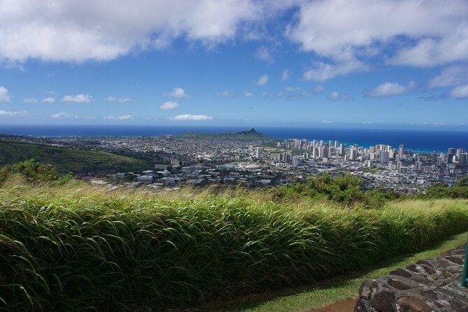 Customizable Private Tour Oahu- Ko Olina Resorts Pick Up Included - Diamond Head and Nuʻuanu Pali: two viewpoints with very different moods