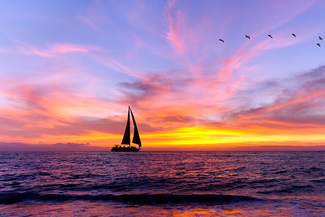 Diamond Head Sunset Sail - First Impressions: Boarding at Ala Moana (5:00 pm Start)
