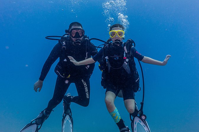Discover Scuba Diving in Hawaii - Non certified divers! - Two shallow underwater sessions: guided, beginner-friendly exploration