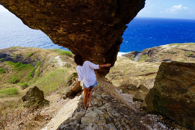East Side Tour -Hike, Beach, Food, Photo - Halona Blowhole: the Pirates filming spot and cave-style photos