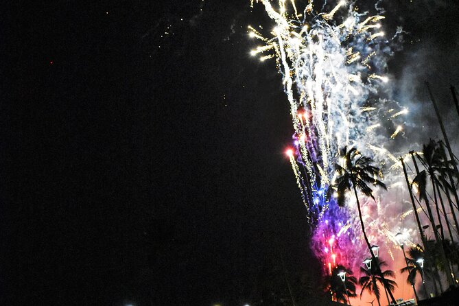 Fireworks Waikiki Gondola Cruise -lots of fun- - Food, Lei, Blankets, Umbrellas, and That Bridge Laser Show (If Conditions Allow)
