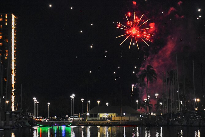 Fireworks Waikiki Gondola Cruise -lots of fun- - Weather, Refunds, and Add-Ons: How to Protect Your Night