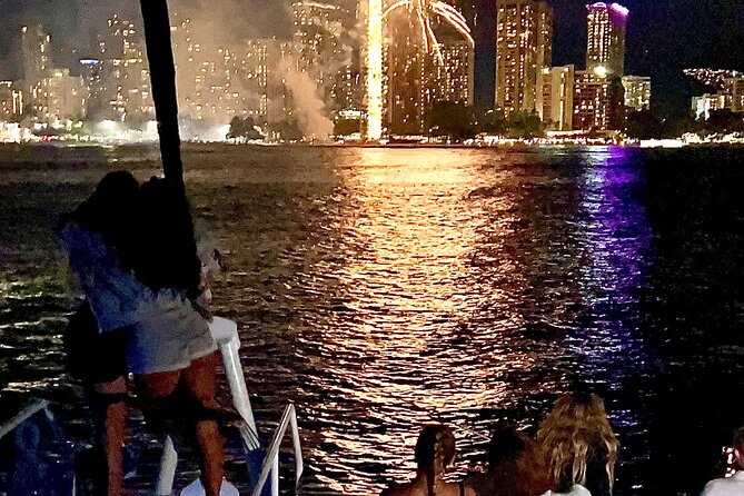 Friday Night Firework Cruise in Waikiki - Quick practical tips so you enjoy the best parts