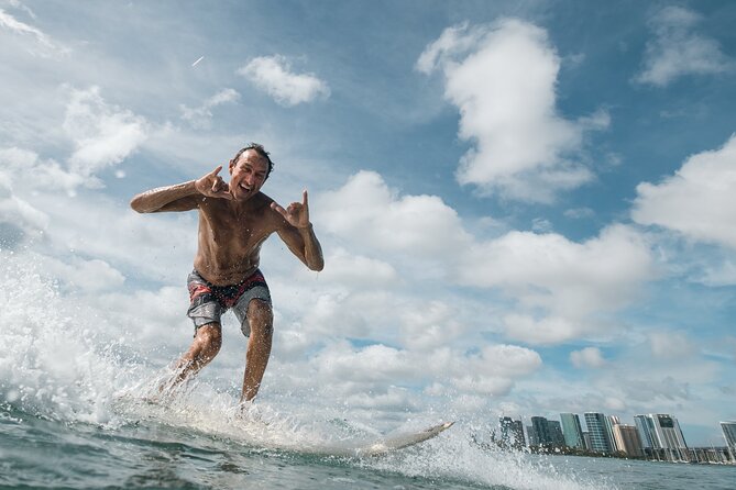 Group Surf Lesson in Honolulu - Instructor Energy: Why the Teaching Style Matters