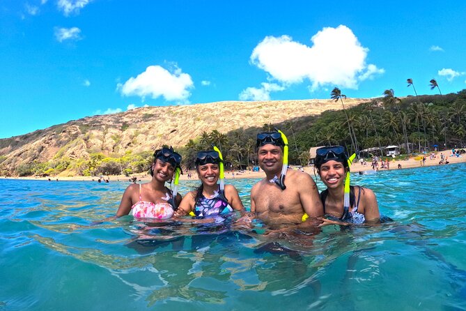 Hanauma Bay Guided Snorkel Tour (with guaranteed entrance time) - Meeting at the entrance line: the small-group advantage