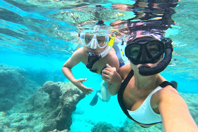 Hanauma Bay Guided Snorkel Tour (with guaranteed entrance time) - Guides and photos: what to expect from the human side