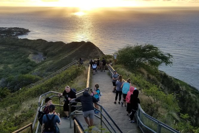 Hawaiian Beauty Package - Difficulty and what to wear: steep, uneven, and sometimes slippery