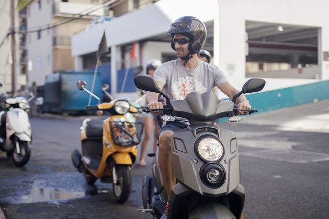 Hawaiian Style Scooter Ride around O'ahu for the Day - Why scooter parking and flexibility matter in Waikiki
