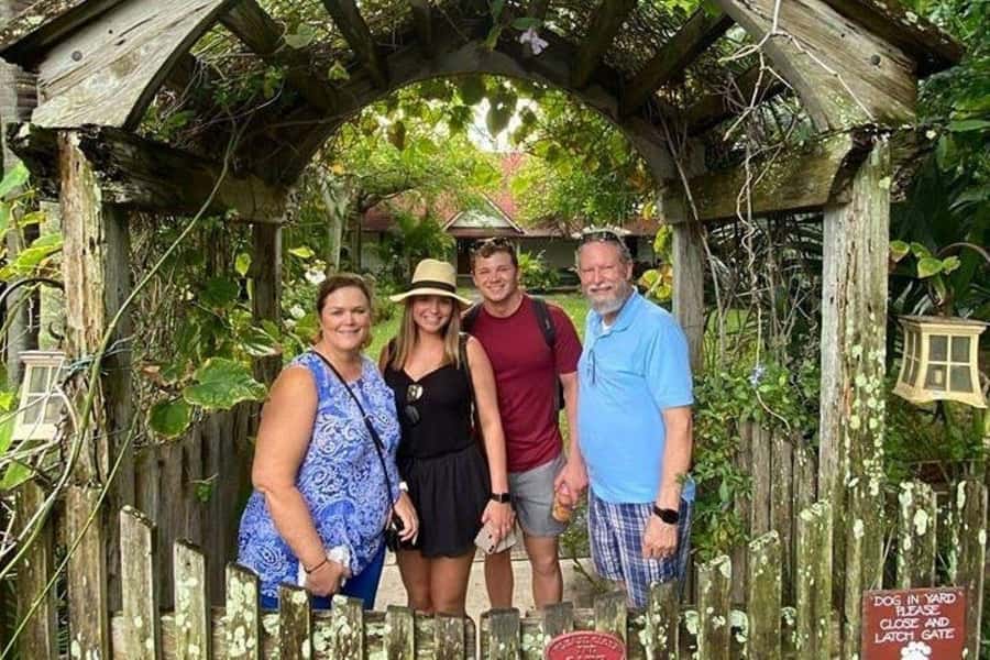 Honolulu - Exclusive Hawaii Five-0 TV Show Tour with Snacks - Local Hawaiian Snacks at Bayer Estate: A Break That Feels Part of the Day