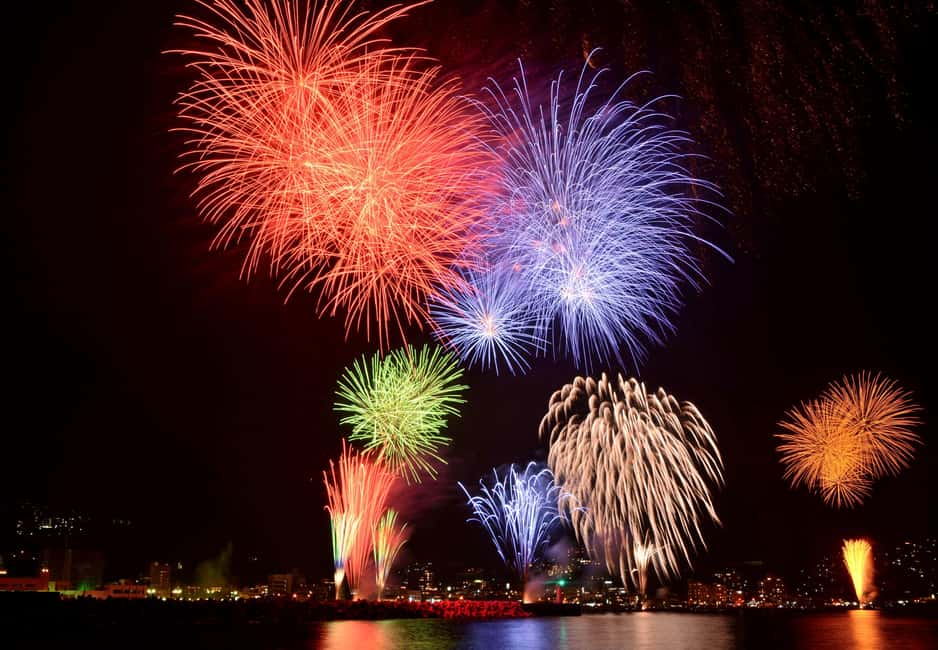 Honolulu: Friday Night Fireworks Cruise with Music - Why Hilton’s Friday Fireworks Feel Different From a Catamaran