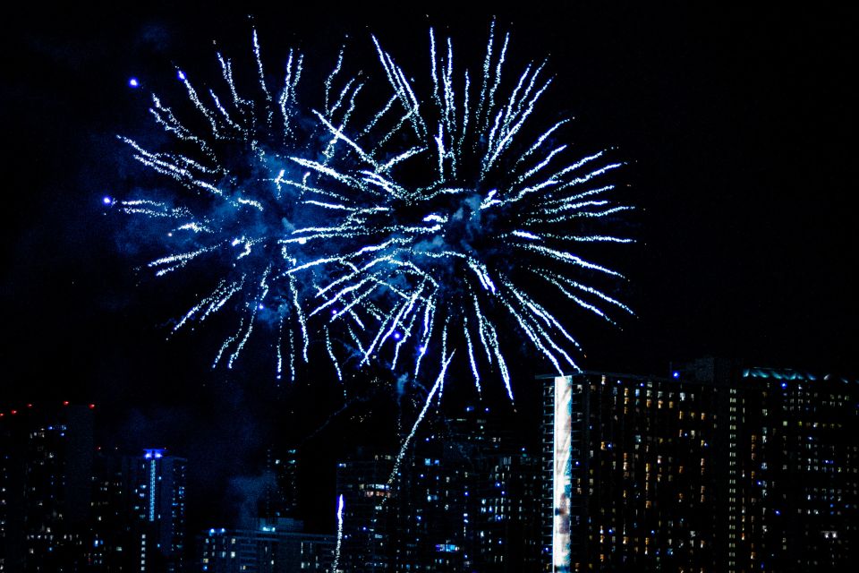 Honolulu: Friday Night Fireworks Cruise with Music - What Actually Happens During the One-Hour Cruise