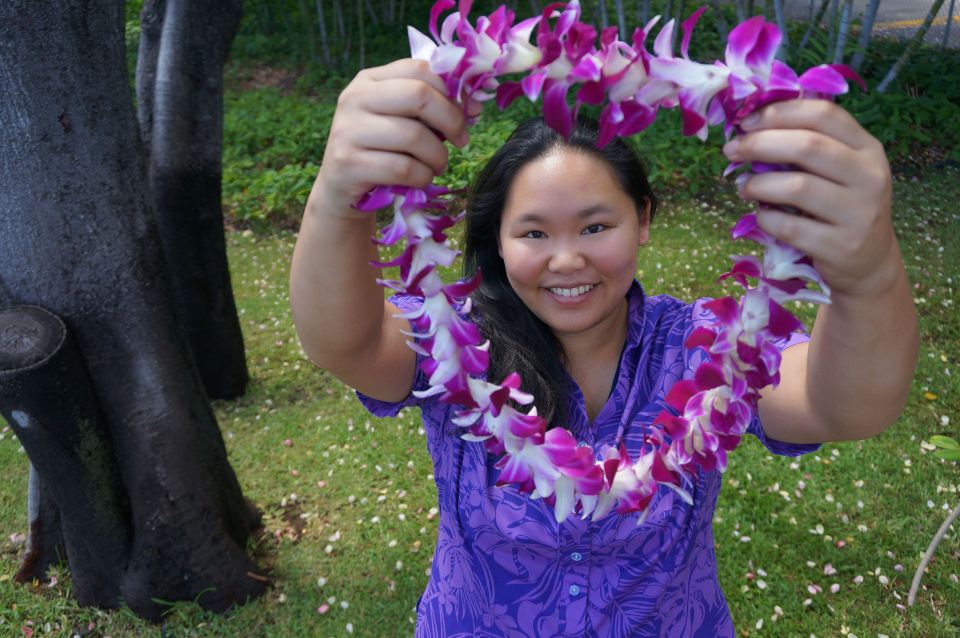 Honolulu Honeymoon Airport Lei Greeting - Lei Choice and the Real Meaning of the First Impression
