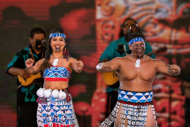 Honolulu: Ka Moana Lūʻau at Aloha Tower – Oceanfront Luau Show - Seating, lines, and visibility: the small stuff that affects the big night