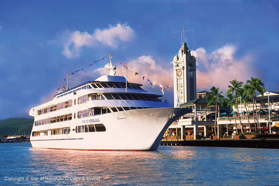Honolulu: Pacific Star Sunset Buffet and Show - The Mai Tai moment: drink included, sunset delivered