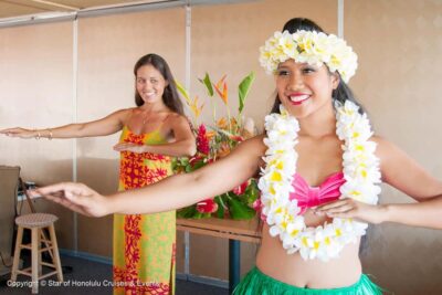 Honolulu: Pacific Star Sunset Buffet and Show - Pacific Rim buffet with roast beef carving: what dinner actually feels like