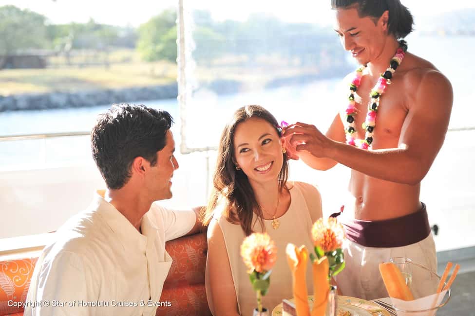 Honolulu: Sunset 5 Course Dinner Cruise with Entertainment - Pier-Side Welcome at 4:45, Then Off Toward Sunset