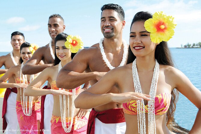 Honolulu: Three Star Deluxe Sunset Dinner Cruise and Show - The sail-by Waikiki and Diamond Head: how to get the best views