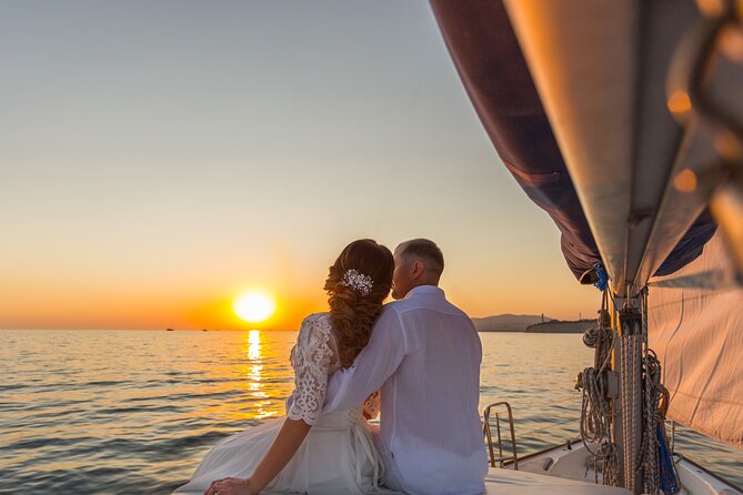 Luxury Diamond Head Sunset Sail - The crew makes or breaks the sail: Michele and Mike energy