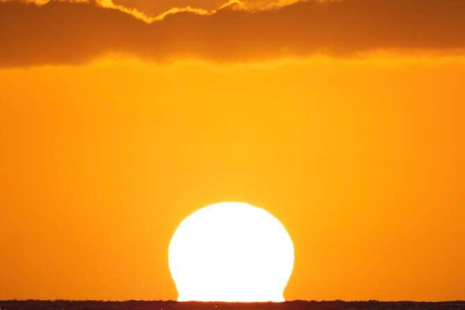 Moana’s Luxury semi-private Sunset Cruise on Nalu - A 2-Hour Honolulu Sunset Cruise That Feels Casual, Not Cookie-Cutter