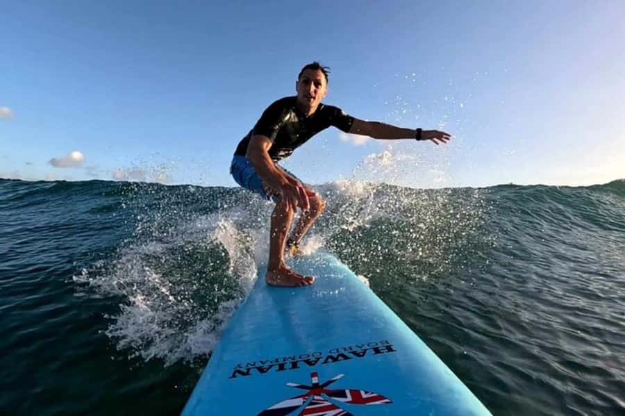Oahu: 1-on-1 Surfing Lesson in Waikiki - “Get on the board” coaching: what the instructor does when you struggle
