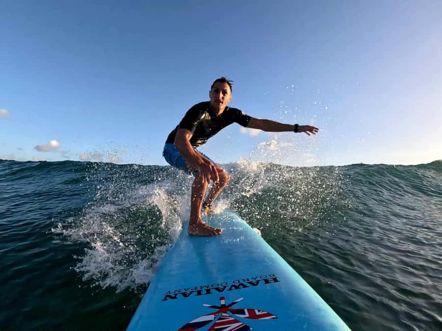 Oahu: 1-on-1 Surfing Lesson in Waikiki - The guaranteed first-wave promise: why it changes your expectations