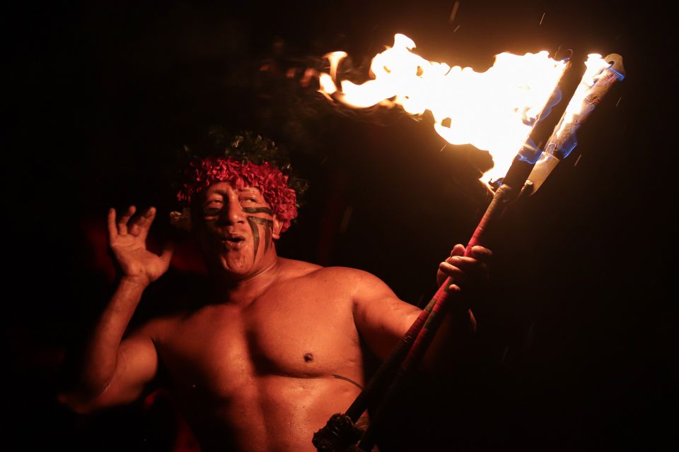 Oahu: Chief's Luau Dinner Show - Hands-on Hawaiian activities: headband weaving, hula, and more