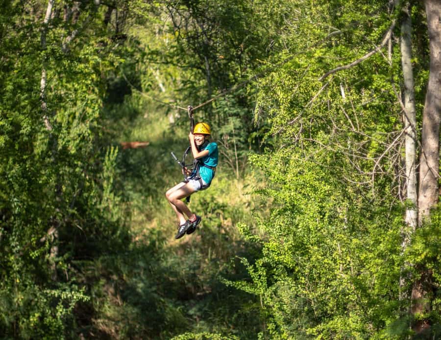 Oahu: Coral Crater Zipline Tour - Value for $105 on Oahu: a short window with big altitude