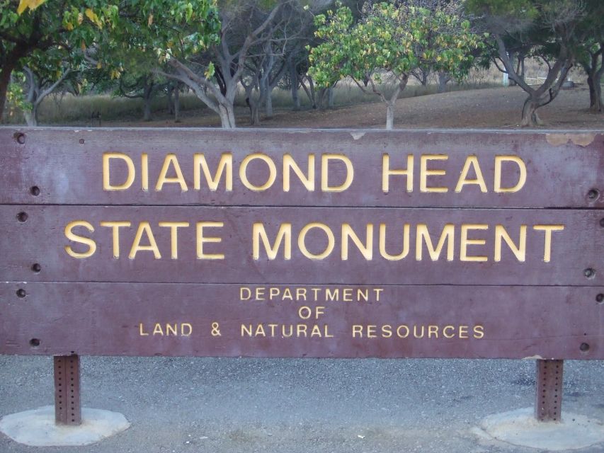 Oahu: Diamond Head Sunrise Hike with Acai Bowl and Malasada - Hotel pickup and getting there on time