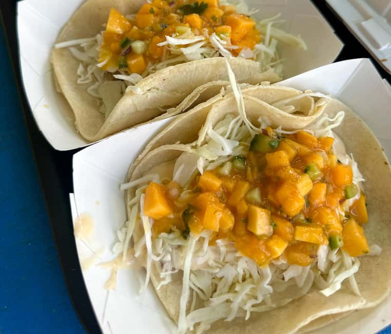 Oahu: Full-Day Guided Hawaiian Food and Photo Tour - Poke stop and traditional Hawaiian dishes: flavors in context