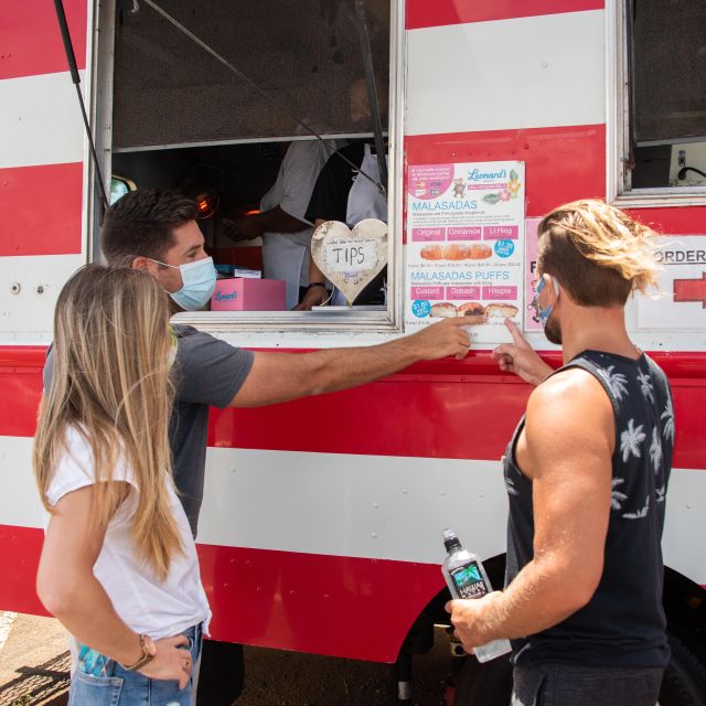 Oahu: Full-Day Guided Hawaiian Food and Photo Tour - Small-group comfort and pickup logistics that can make or break it