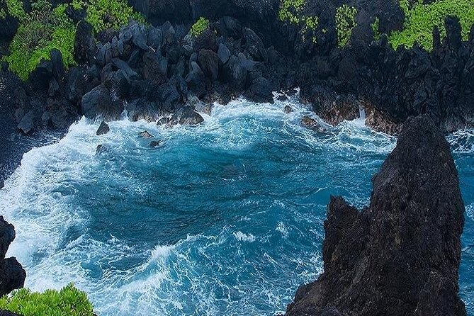 Oahu Grand Circle Island Experience Departing from the Big Island - Sandy Beach and Makapuʻu: East-Coast Surf Energy Without the Lesson