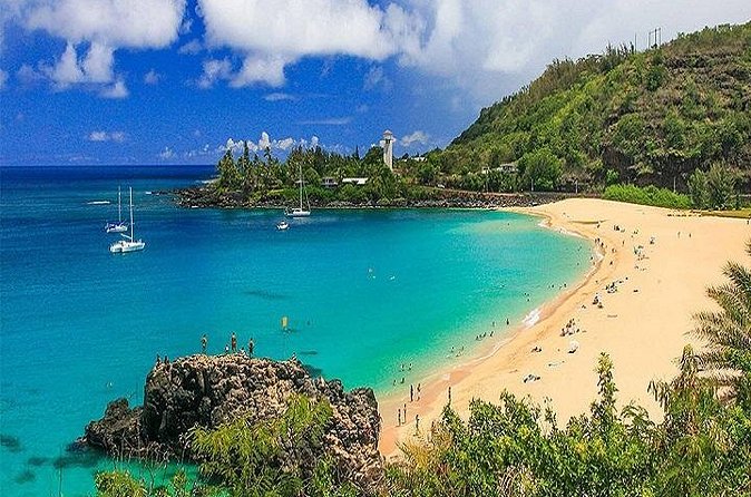 Oahu Grand Circle Island Tour Departing from Waikiki - The east coast drive-by rhythm: Sandy Beach and Makapu’u