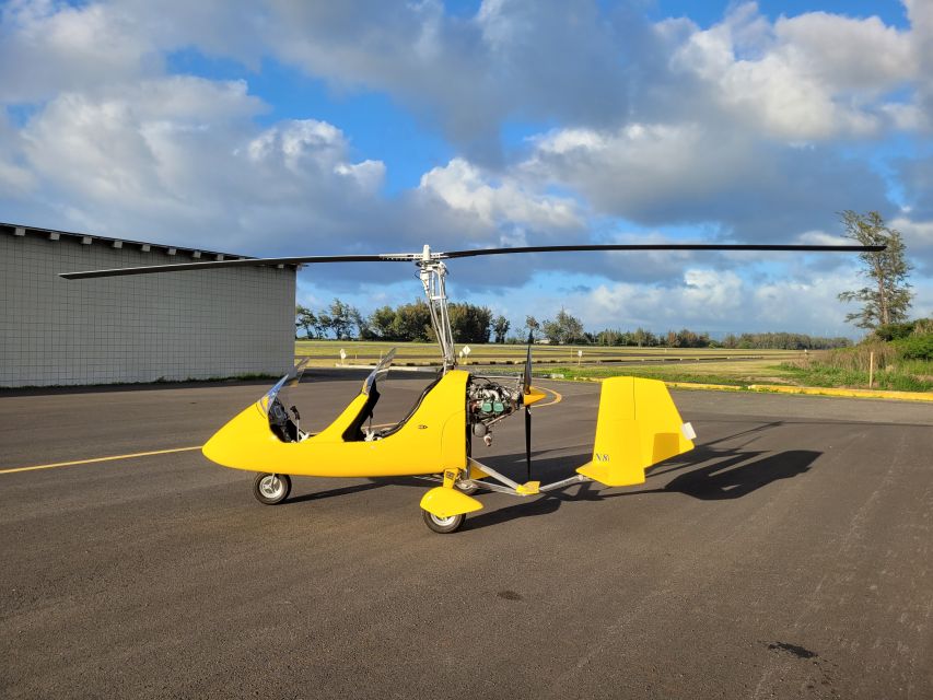 Oahu: Gyroplane Flight over North Shore of Oahu Hawaii - Included Comforts: Headset and Jacket Make It Easier to Focus