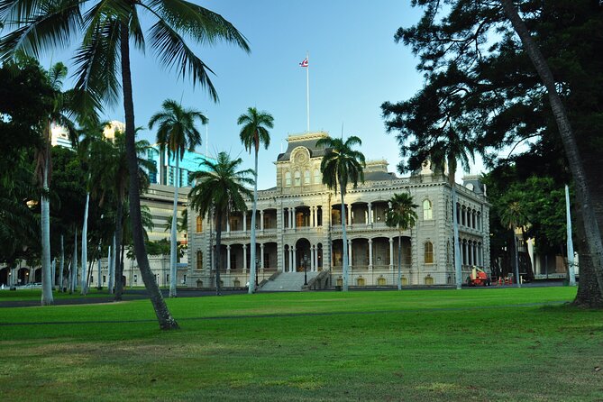 O‘ahu Highlights Private Guided Tour: Landmarks & Architecture - I‘olani Palace: where royal power meets everyday tech