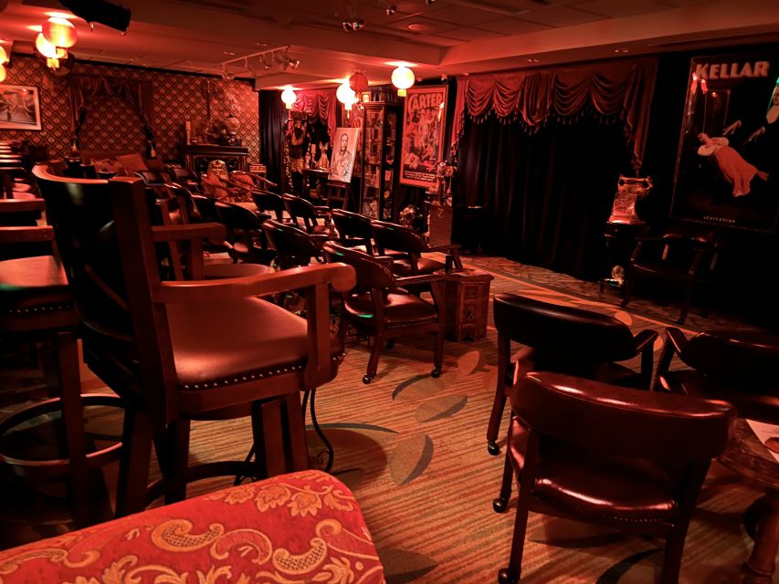 Oahu: Hilton Waikiki Beach Hotel Magical Mystery Show - Price and value: why $99 can work on Waikiki
