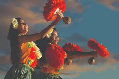 Oahu: Hilton Waikiki Starlight Luau - The show flow: music, dance, and Voyages Across the South Seas