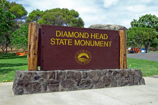 Oahu Island Full-Day Sightseeing Tour - Dole Plantation: quick look at the grounds and shop