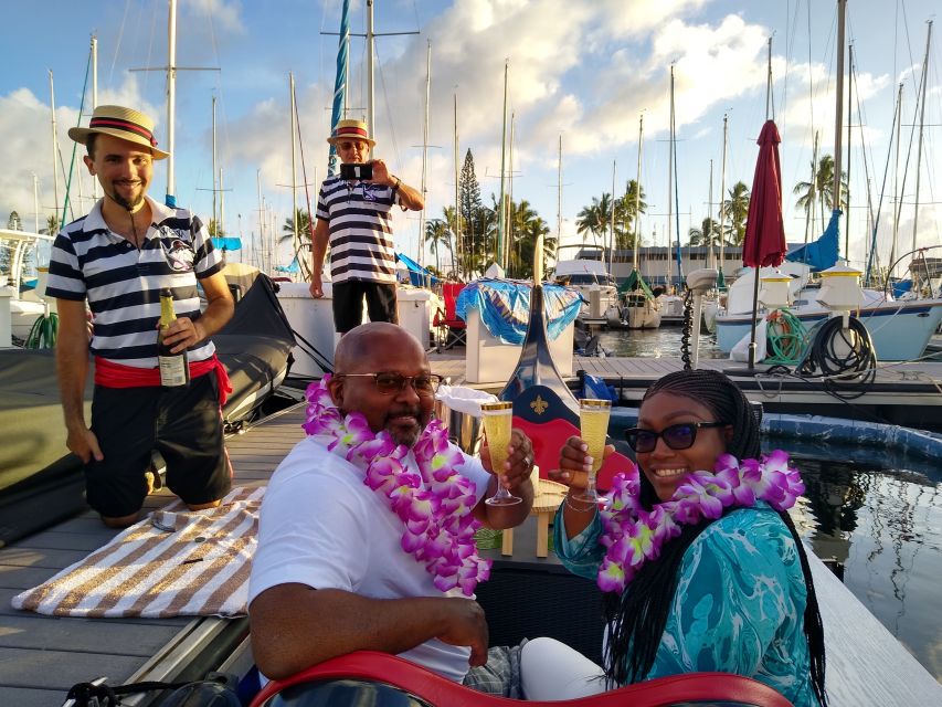 Oahu: Luxury Gondola Cruise with Drinks and Pastries - Logistics that matter: meeting point, weather, and the weight limit