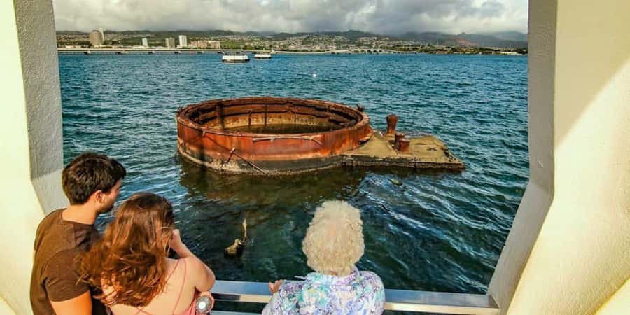 Oahu: Pearl Harbor and Historic Honolulu Half Day - Included vs. not included: plan like a local